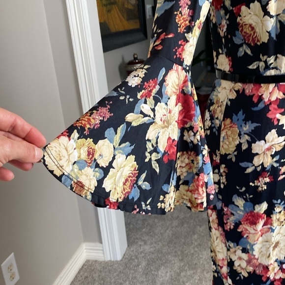 Venus Black and Red Floral Bell Sleeves Stretch Long Maxi Dress size S - Picture 6 of 10